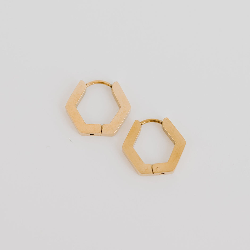 These are the geometric hexagon earrings you will want for everyday wear. Leave them on and forget it. Do not worry if you forget to change them or take them. These are the waterproof earrings you will love. Not only are they tarnish resistant, they are also hypoallergenic making it safe for anyone to wear.